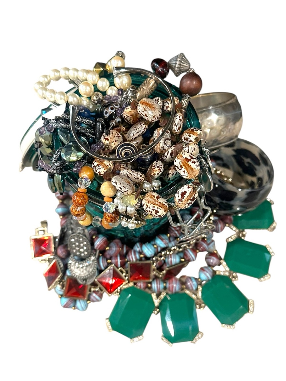 Estate to now Jewlery in green hinged jar Jewelry Lot no research - Picture 3 of 11